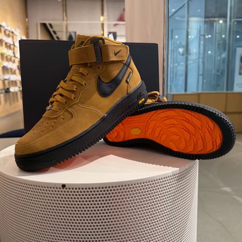 NIKE/耐克官方正品AF1 GTX男中帮空军休闲板鞋 小麦IO1875-700主图